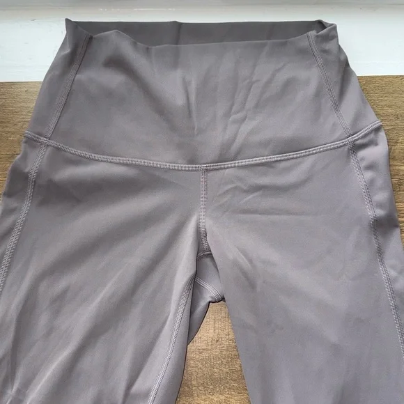 Lululemon Gray Wunder Under Mesh  Panel High-Rise Crop size 6 - Picture 2 of 7